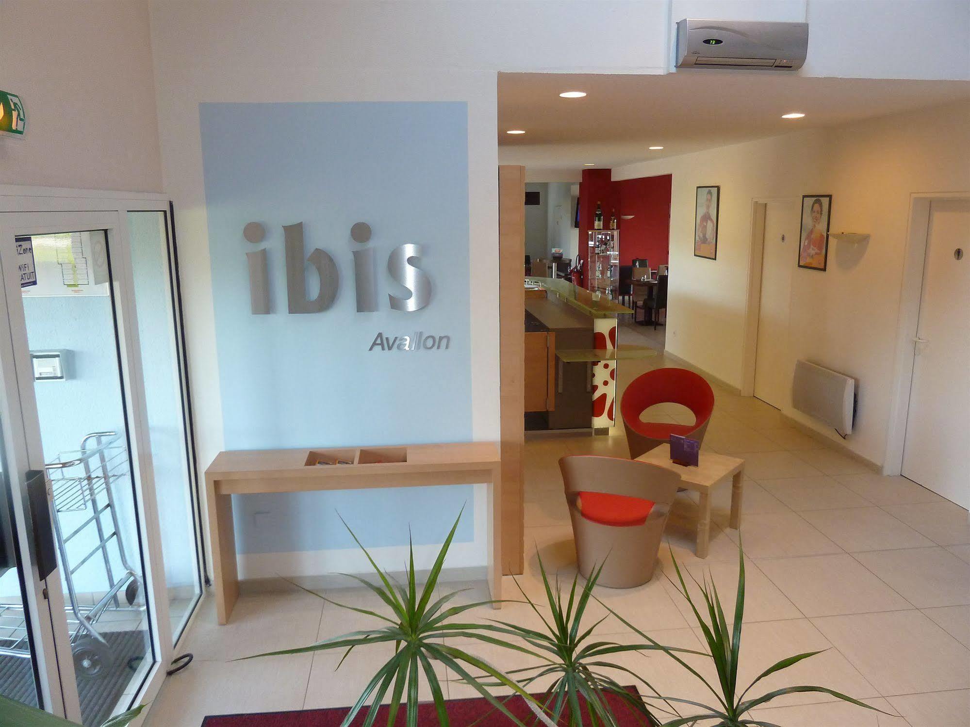 Ibis Avallon Magny  Eksteriør bilde